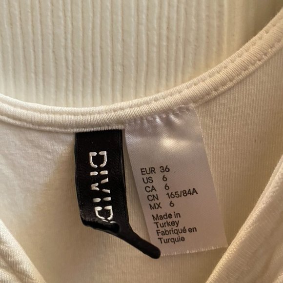 ✨2/$15, 3/$20✨H&M bodycon dress - Picture 4 of 4